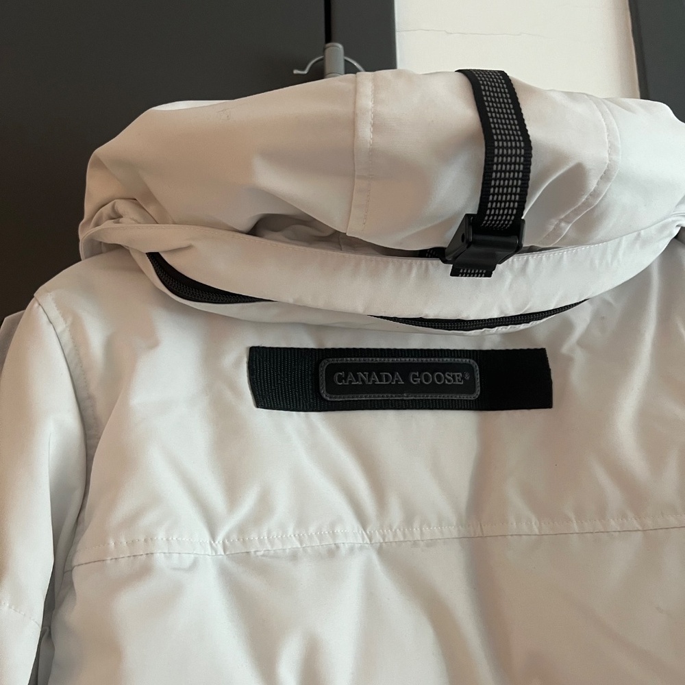 L - Canada Goose Bennett Black Label Parka - Picture 6 of 10
